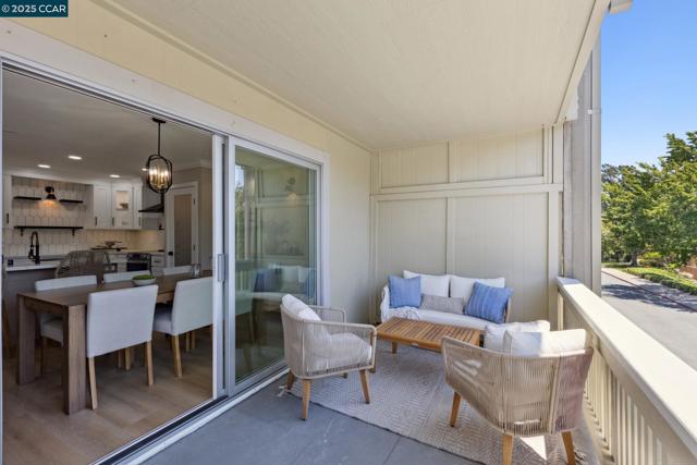 2101 Golden Rain, Walnut Creek CA: https://media.crmls.org/mediaz/fdf10e77-30d9-48b7-a22c-7edf5a5bf3d5.jpg