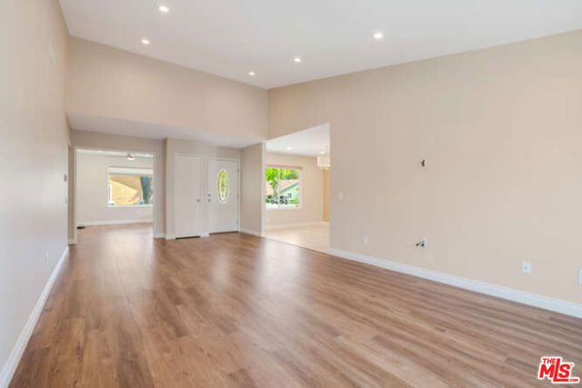 44119 VILLAGE 44 photo 5