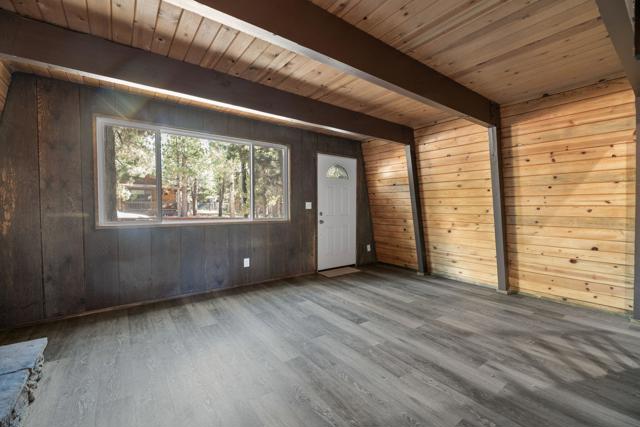 2063 10th Lane, Big Bear CA: https://media.crmls.org/mediaz/fdf1bf2e-851c-4eb4-80ac-338da63cedae.jpg