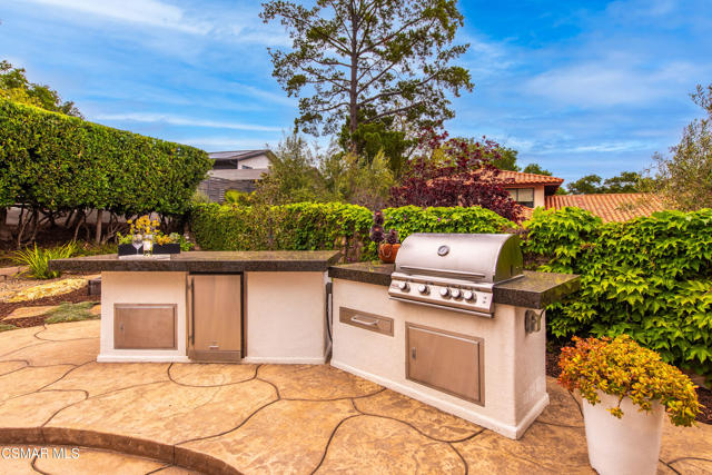 1046 Brookview Avenue, Westlake Village CA: https://media.crmls.org/mediaz/fdf1e79d-93e2-4bce-ac24-175e26a3cdb5.jpg