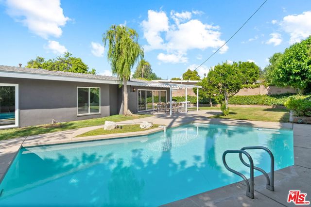 22946 Brenford Street, Woodland Hills CA: https://media.crmls.org/mediaz/fdf22fb8-a64b-4cb8-b9a7-fd247d1b26b1.jpg