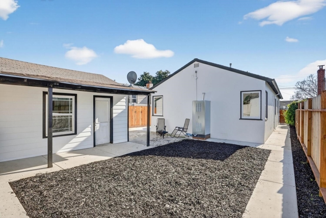 356 Belleview Dr, San Leandro CA: https://media.crmls.org/mediaz/fdf2b10c-cda9-4033-a8d4-c2afa0f99eba.jpg