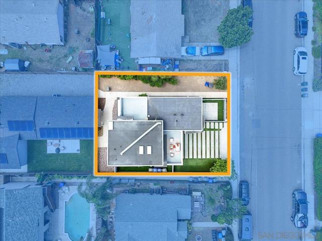 914 10th St, Imperial Beach CA: https://media.crmls.org/mediaz/fdf2defa-f10b-4901-add8-733b68d50d34.jpg