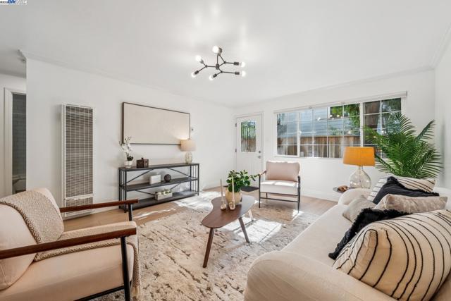 5242 Miles Avenue, Oakland CA: https://media.crmls.org/mediaz/fdf3297e-1049-422e-a3d1-69d74ee33220.jpg