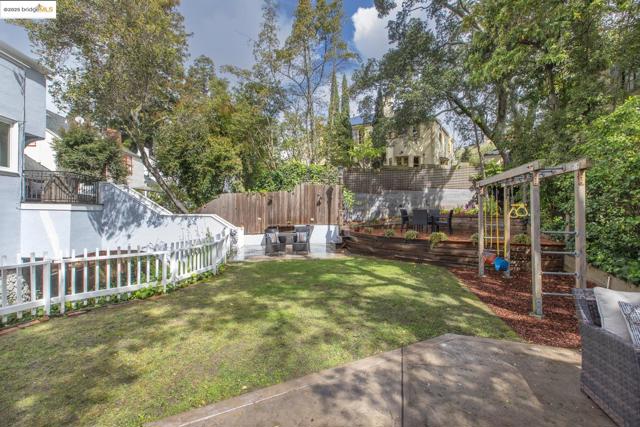 1 Brookside Avenue, Berkeley CA: https://media.crmls.org/mediaz/fdf36dc5-a2db-4a18-aa1a-030b086e35a0.jpg