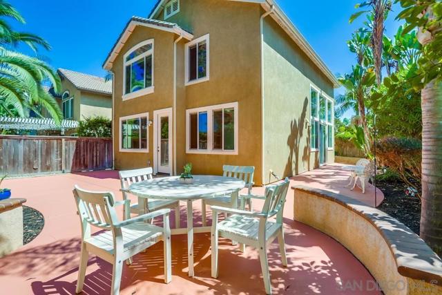 5423 Foxtail Loop, Carlsbad CA: https://media.crmls.org/mediaz/fdf3f957-262e-4ba1-928d-b44e8fe8595a.jpg