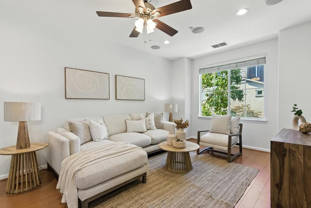 211 Peppermint Tree Terrace #1