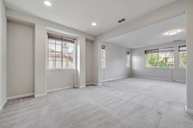 184 S Sonrisa Street, Mountain House CA: https://media.crmls.org/mediaz/fdf44d03-47ca-42d4-8069-2540d5a60127.jpg