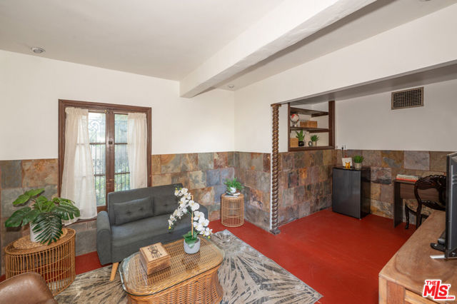 6655 Emmet Terrace, Los Angeles CA: https://media.crmls.org/mediaz/fdf48f4c-ad24-4f2a-b58e-8b70ea1bf1a2.jpg