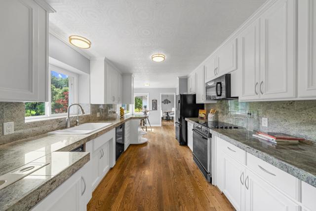 18301 Idylwild Road, Los Gatos CA: https://media.crmls.org/mediaz/fdf4b011-1a6c-433e-a4be-5be82b1b190d.jpg