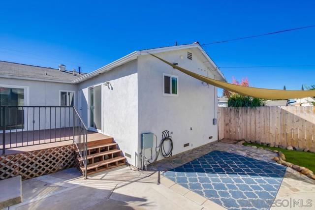 6926 28 Amherst St, San Diego CA: https://media.crmls.org/mediaz/fdf78029-3995-43fe-8e5e-e8d1b74470f7.jpg