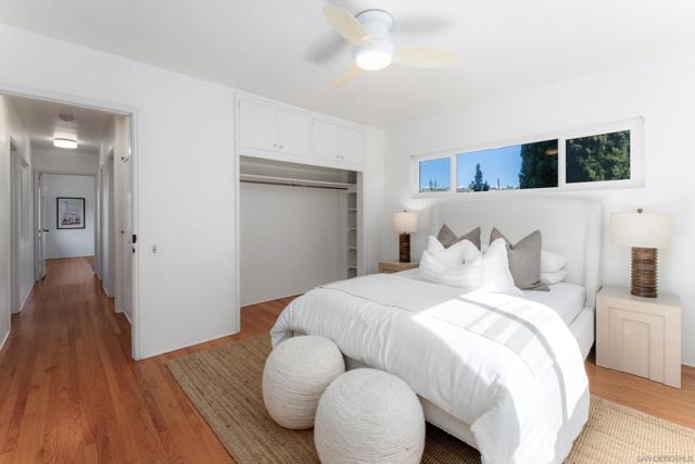 7850 Roseland Dr, La Jolla CA: https://media.crmls.org/mediaz/fdf81f99-605c-4ff9-a91f-a745cd3808fc.jpg