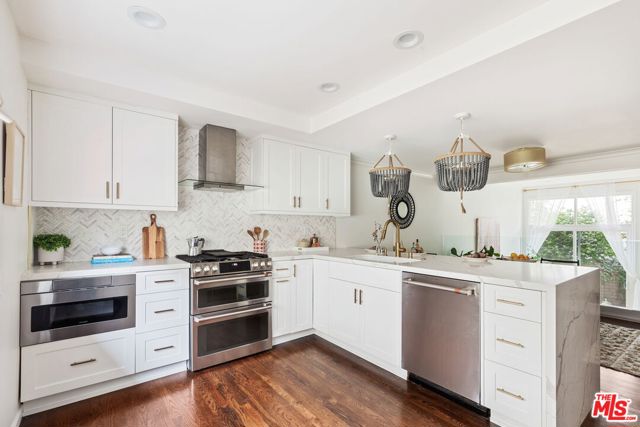 4766 La Villa Marina, B photo 6
