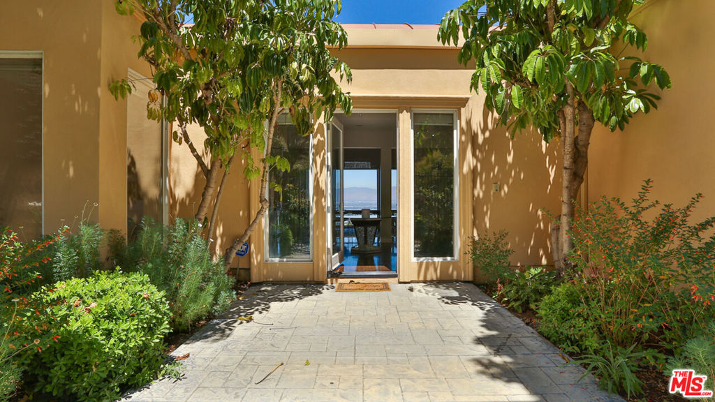 14445 MULHOLLAND Drive