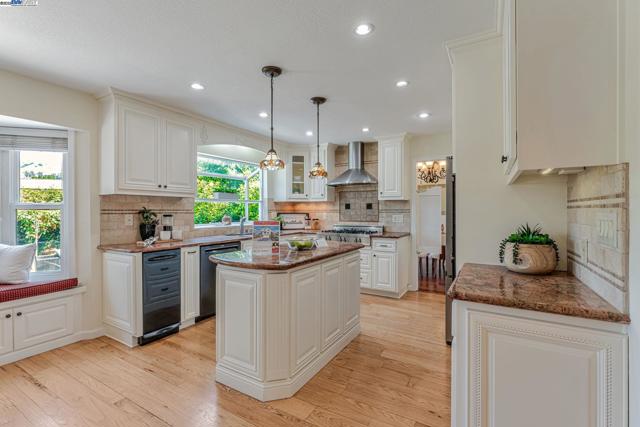 483 Becado Place, Fremont CA: https://media.crmls.org/mediaz/fdf8a48e-46a5-485c-9dc1-3ee21572f2e4.jpg