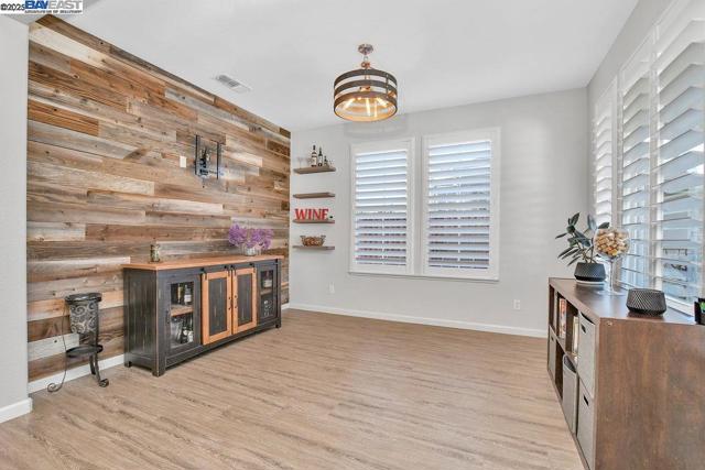 675 Merritt Ct, Discovery Bay CA: https://media.crmls.org/mediaz/fdf8d4d9-7fe3-4a5f-8c0d-d0d92005d4f7.jpg