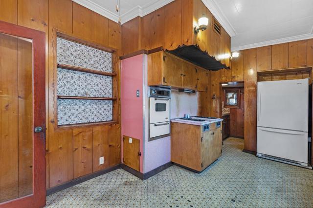 200 Cayuga Avenue, San Francisco CA: https://media.crmls.org/mediaz/fdf928fb-59e3-4094-ac9f-cc9a1f3b8cef.jpg