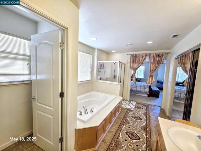 881 Meadow View Dr, Richmond CA: https://media.crmls.org/mediaz/fdf98298-5d67-4d29-a92f-76508a3ab186.jpg