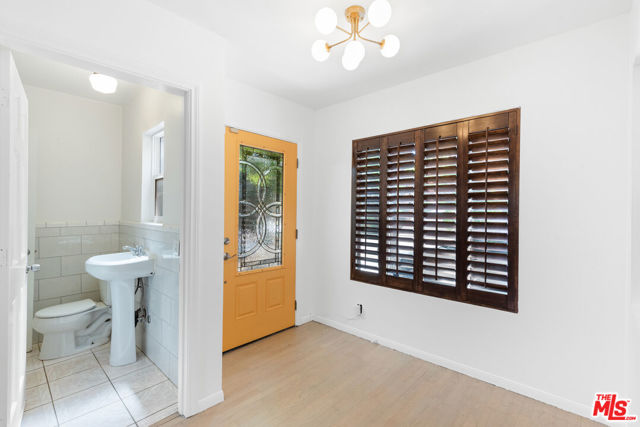 1205 Appleton Way, Venice CA: https://media.crmls.org/mediaz/fdf993a3-33c5-42d8-950e-89287b5b0243.jpg