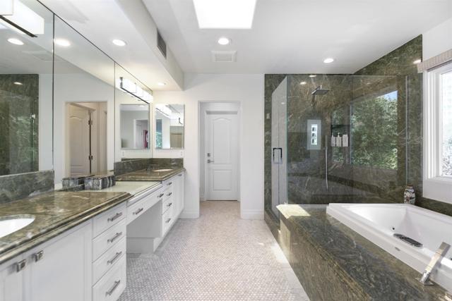 7127 Fay Avenue, La Jolla CA: https://media.crmls.org/mediaz/fdf9ba69-af8f-43e9-9c20-4612c9ca288c.jpg