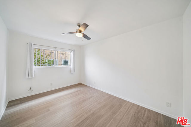 217 Carondelet, Los Angeles CA: https://media.crmls.org/mediaz/fdfa94a8-1540-401b-9033-121c415d6a4d.jpg