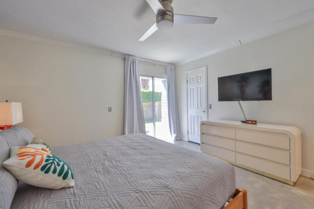 1181 Sunflower Lane, Palm Springs CA: https://media.crmls.org/mediaz/fdfabe84-5a73-4ca2-be9d-232e5a8450a9.jpg