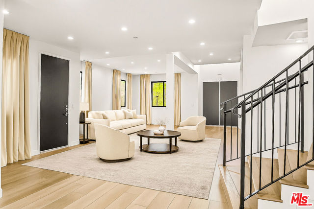 535 N Formosa Avenue, Los Angeles CA: https://media.crmls.org/mediaz/fdfaefa5-3cb4-4a5d-b0be-fc958f05c94f.jpg