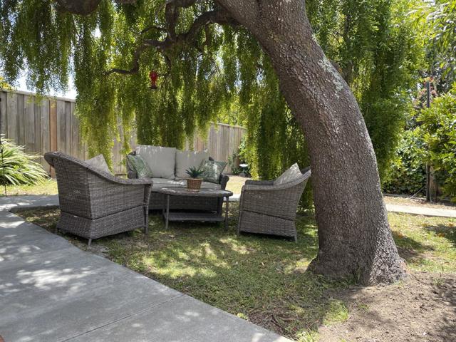 513 Park Way, South San Francisco CA: https://media.crmls.org/mediaz/fdfbe0d9-f7d8-43f8-a289-2d54fe94efd3.jpg