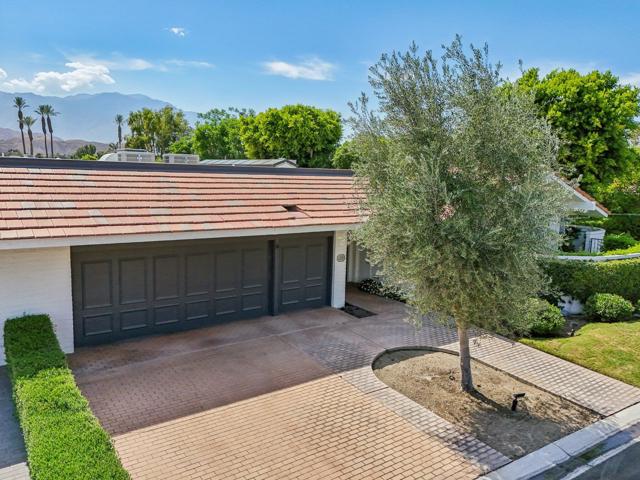 23 Park Lane, Rancho Mirage CA: https://media.crmls.org/mediaz/fdfc3d2f-41ab-4342-8c2e-c0d6d8c0488c.jpg