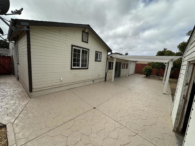 21 N Filice Street, Salinas CA: https://media.crmls.org/mediaz/fdfc67cd-c96d-4fb6-89fe-6930bed36618.jpg