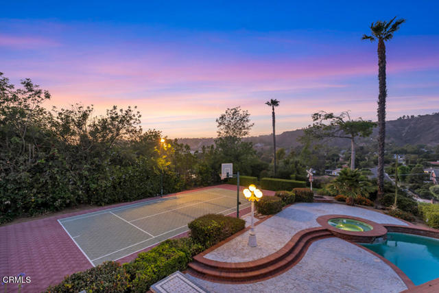 11395 Highridge Court, Camarillo CA: https://media.crmls.org/mediaz/fdfd0a2a-4816-4966-a76e-40767839c65b.jpg