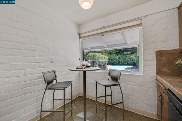 51 Bolla Ave, Alamo CA: https://media.crmls.org/mediaz/fdfd24d2-c043-40b8-bbce-a5978050c7de.jpg