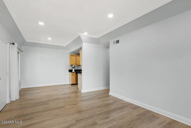 1778 E Avenida De Las Flores, Thousand Oaks CA: https://media.crmls.org/mediaz/fdfdfdcc-218c-4b8c-a4e6-39557ed4ee92.jpg