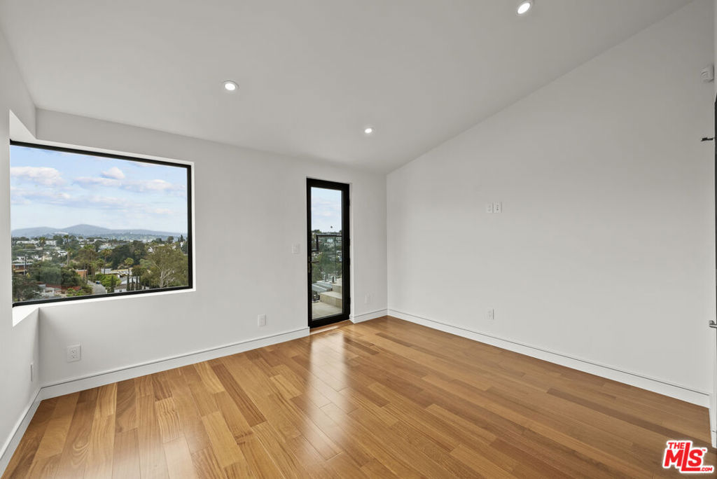 MLS #26856391 image #20