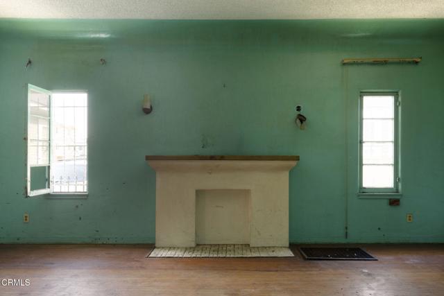 Detail Gallery Image 8 of 20 For 4523 W 18th St, Los Angeles,  CA 90019 - 2 Beds | 1 Baths