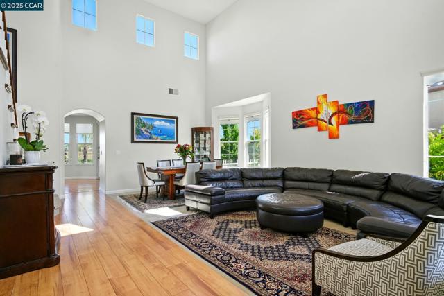 416 Ustilago Ct, San Ramon CA: https://media.crmls.org/mediaz/fdfec156-a77b-4d94-bf3e-ff972d43b10a.jpg