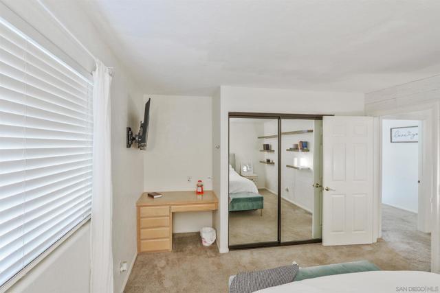 15549 Vista Vicente Dr, Ramona CA: https://media.crmls.org/mediaz/fdfec596-166b-4c6d-ae1f-70d7519e5358.jpg