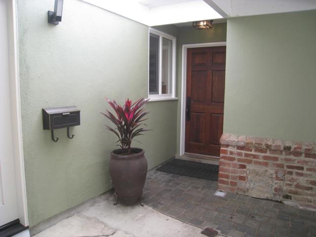 2665 Carolina Avenue, Redwood City CA: https://media.crmls.org/mediaz/fdff0c47-3129-4ebf-b618-26e82c5e7dc3.jpg