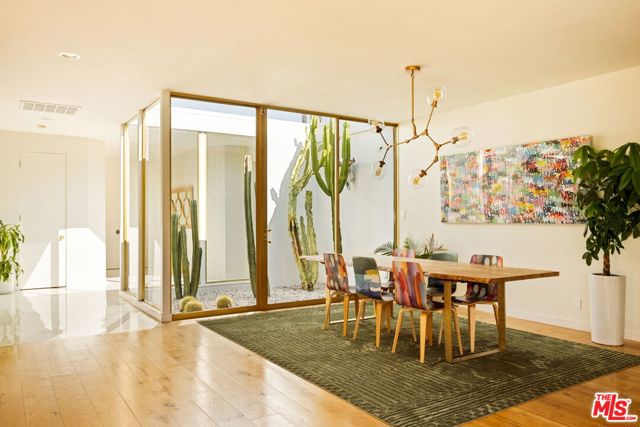 6641 Bedford Avenue, Los Angeles CA: https://media.crmls.org/mediaz/fdff0d19-0cf7-4cad-a779-70ccb8c1fa36.jpg