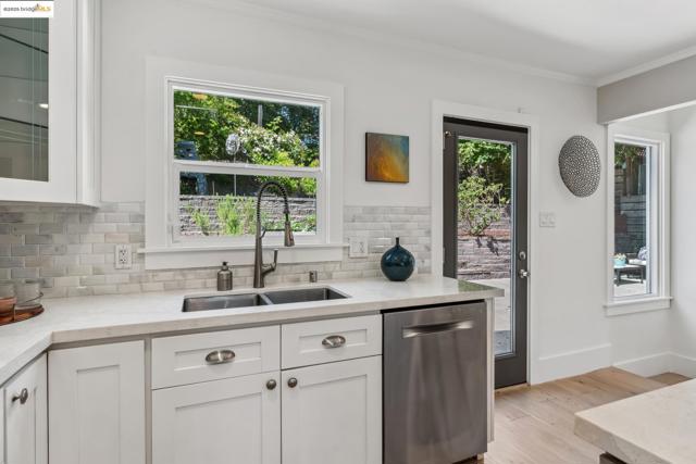 2847 Shasta Rd, Berkeley CA: https://media.crmls.org/mediaz/fdff8c2a-432c-40f9-b4dd-7930d5d79493.jpg