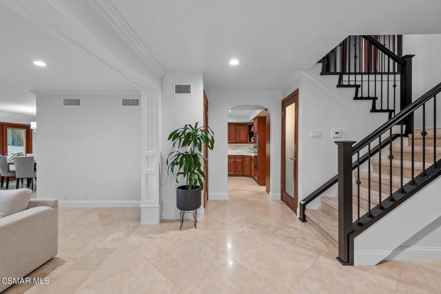 1635 Ryder Cup Drive, Westlake Village CA: https://media.crmls.org/mediaz/fdff8e8f-486d-401f-a922-dcf99a5267de.jpg