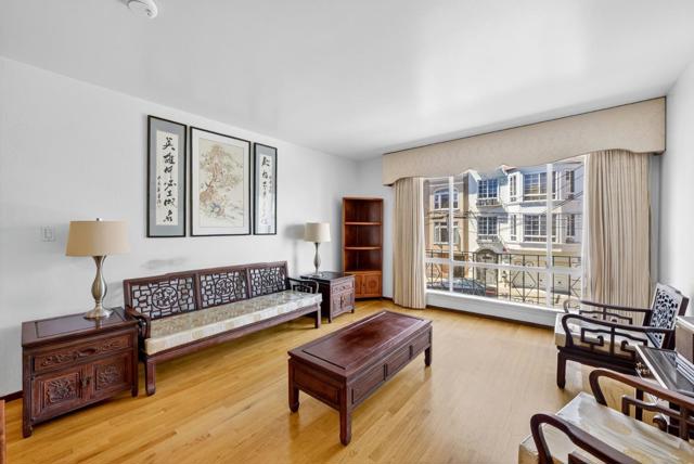 476 7th Avenue, San Francisco CA: https://media.crmls.org/mediaz/fdffe787-fe05-49fd-865c-641dbf24b9a4.jpg