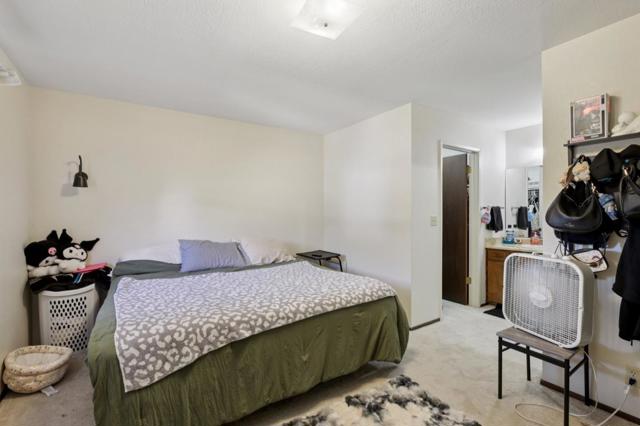 880 Apricot Lane, Hollister CA: https://media.crmls.org/mediaz/fe0059b4-3655-4fbe-8786-1d6686e89ae2.jpg