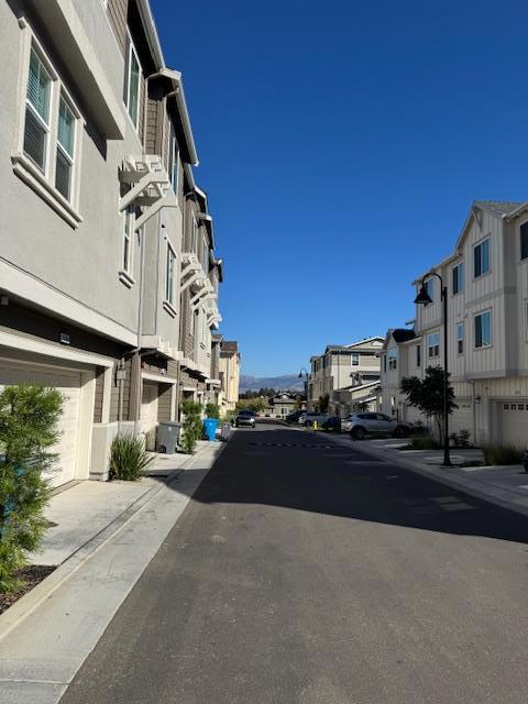 6404 Laguna Seca Lane, Gilroy CA: https://media.crmls.org/mediaz/fe00ef4c-1a81-40ef-a70f-0b3a6ace0149.jpg