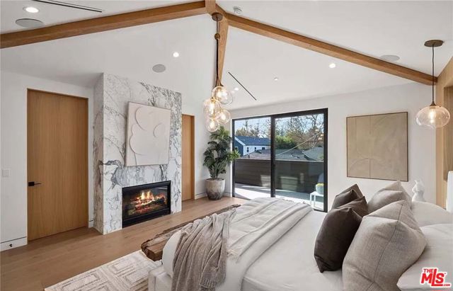 4453 Gentry Avenue, Valley Village CA: https://media.crmls.org/mediaz/fe013ea5-c9d2-4152-ab3d-5c274da13e64.jpg