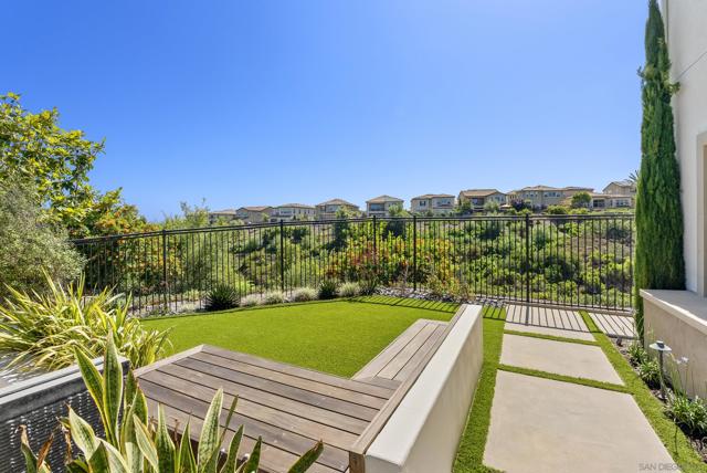 4706 Chase Ct, Carlsbad CA: https://media.crmls.org/mediaz/fe01447d-2dd3-4883-88d2-6494283a172b.jpg