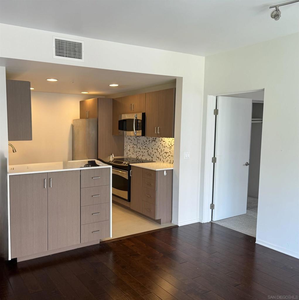 3100 6th Ave - photo 16