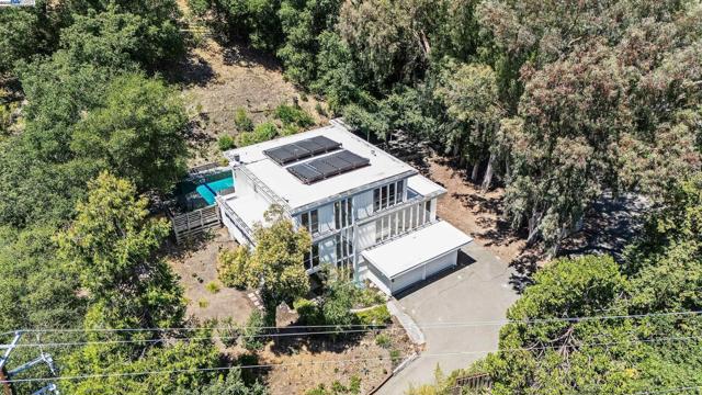 1923 Green Valley Rd, Alamo CA: https://media.crmls.org/mediaz/fe025223-a92f-4360-b81c-bd06616ad5f2.jpg