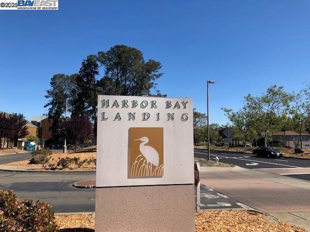 37 Clipper Drive, Alameda CA: https://media.crmls.org/mediaz/fe02c5ce-a5ac-4625-9ab5-ebb19c40e6e6.jpg