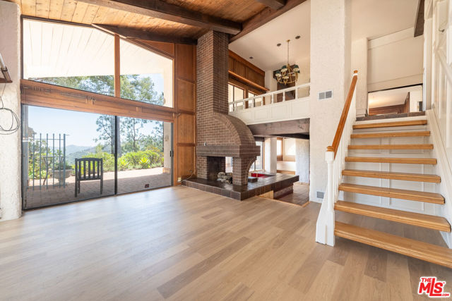13033 Sky Valley Road, Los Angeles CA: https://media.crmls.org/mediaz/fe02e678-89bd-4d49-91b2-5602a488e746.jpg